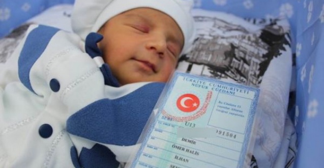 Çocuklarına Şehit Astsubay Ömer Halisdemir#39;in adını verdiler