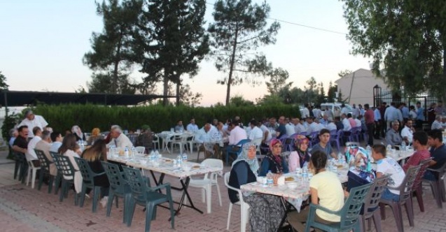 Depremzedeler ile mülteciler birlikte iftar açtı