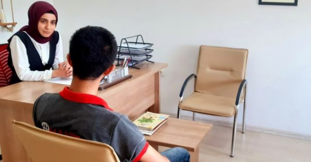 Dil ve Konuşma Terapisti Bozan anne ve babaları uyardı