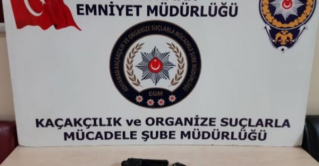 Durdurulan otomobilden tabanca çıktı