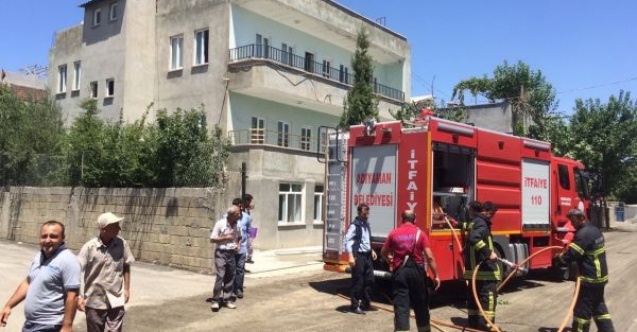Elektrik kontağından çıkan yangın büyümeden söndürüldü
