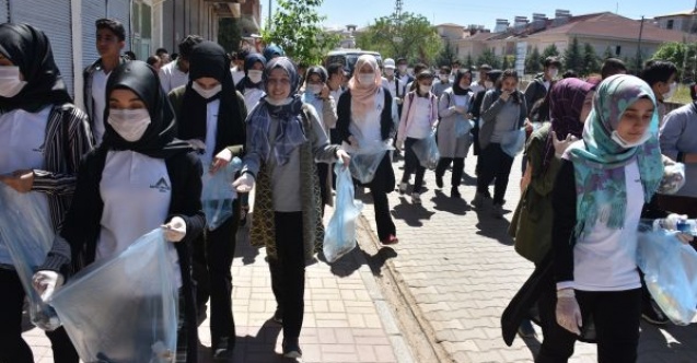 Fen Lisesi çevre temizliğine dikkat çekti