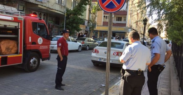 Gaz kaçağı olan otomobil paniğe neden oldu