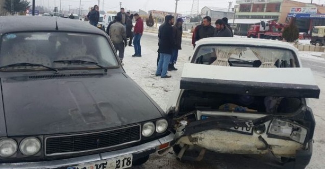 Gölbaşı İlçesinde 6 Araç Zincirleme Kaza Yaptı