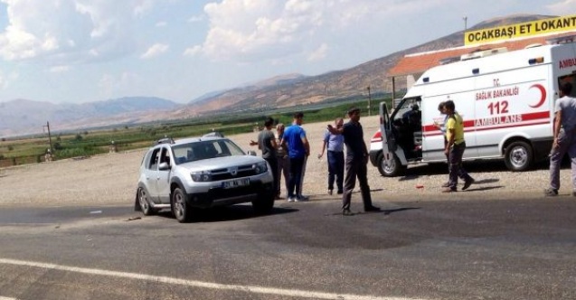 Gölbaşında İki Otomobil Çarpıştı: 4 Yaralı