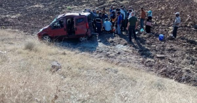 Hafif ticari araç şarampole yuvarlandı: 4 Yaralı