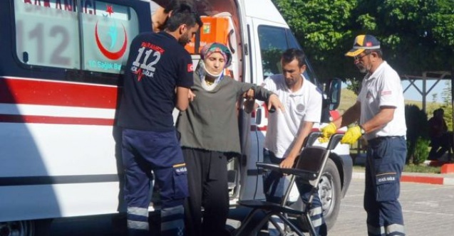 Hafif ticari araç şarampole yuvarlandı: 5 yaralı