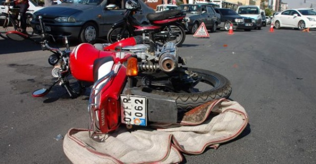 İki motosiklet çarpıştı: 2 yaralı