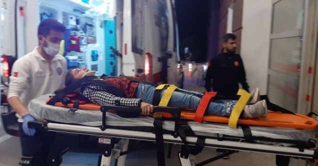 İki otomobil çarpıştı: 4 yaralı