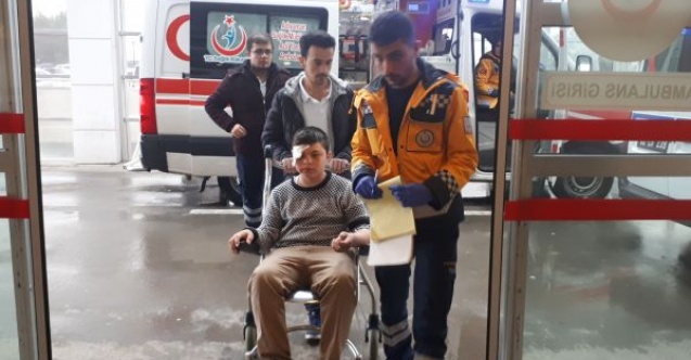 Kafasını duvara çarpan öğrenci yaralandı
