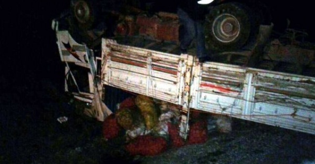 Kamyon Şarampole Uçtu
