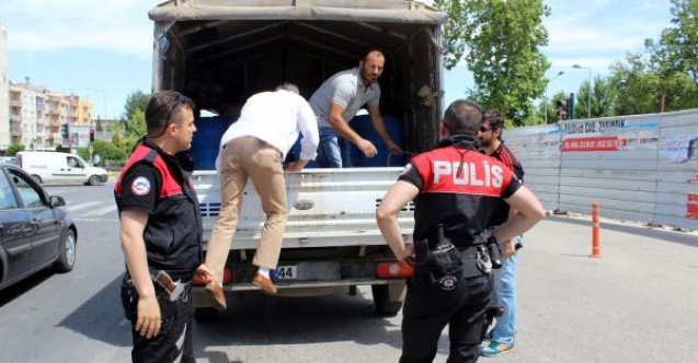 Kamyonetteki Varil Polisi Harekete Geçirdi