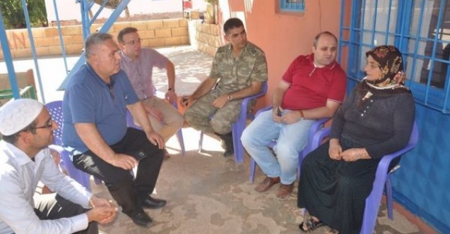 Kaymakam Kaya şehit ailelerini ziyaret etti