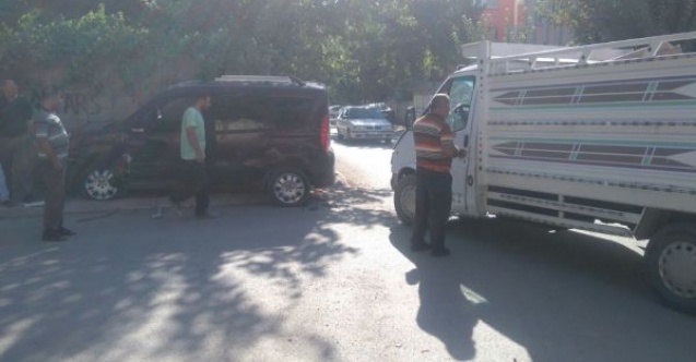Kazada savrulan araç bahçe duvarına çarparak durabildi