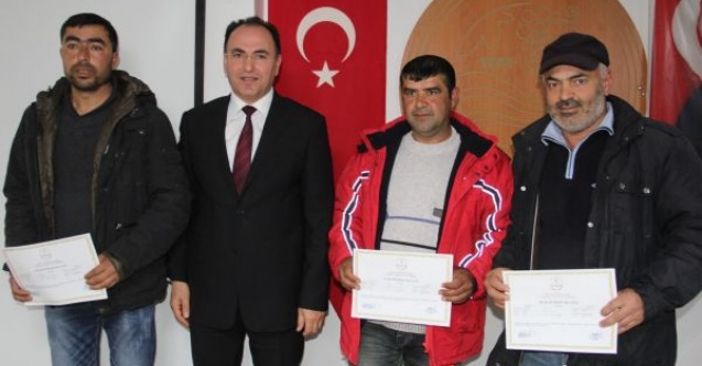 Kurs gören çiftçilere sertifikaları verildi