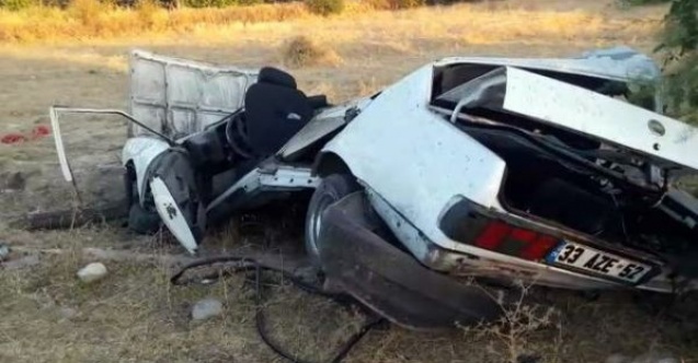 Minibüs ile otomobil çarpıştı: 1 ölü, 2 yaralı