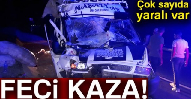 Minibüs kamyona arkadan çarptı: 15 yaralı