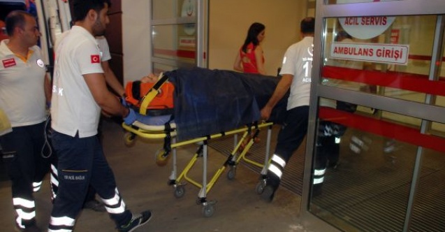Minibüsle otomobil çarpıştı: 3 yaralı