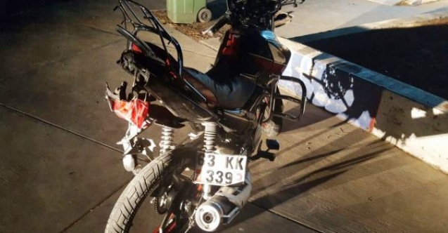 Motosiklet devrildi: 2 yaralı