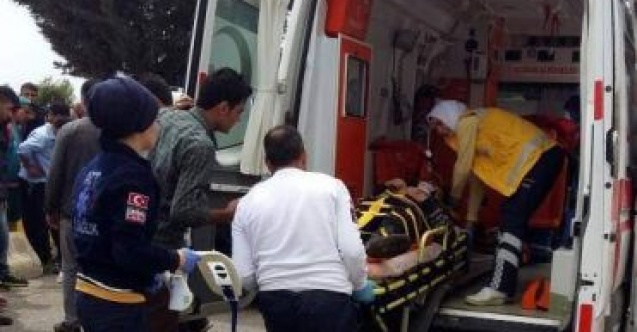 Motosiklet İle Hafif Ticari Araç Çarpıştı: 2 Yaralı