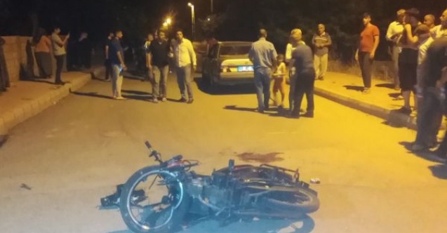 Motosiklet ile otomobil çarpıştı: 2 Yaralı