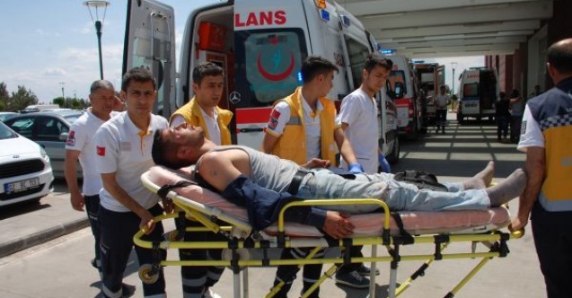 Motosiklet Yayaya Çarptı: 2 Yaralı