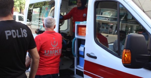 Müşteri işyeri çalışanını bıçakladı