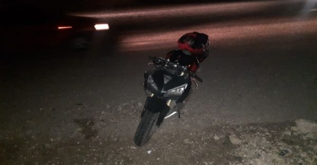 Otomobil ile çarpışan motosiklet sürücüsü ağır yaralandı