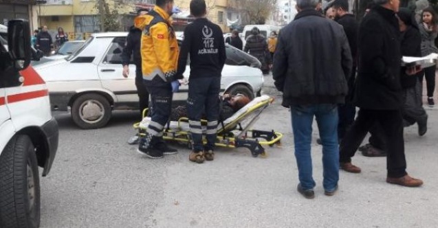 Otomobil ile hafif ticari araç çarpıştı