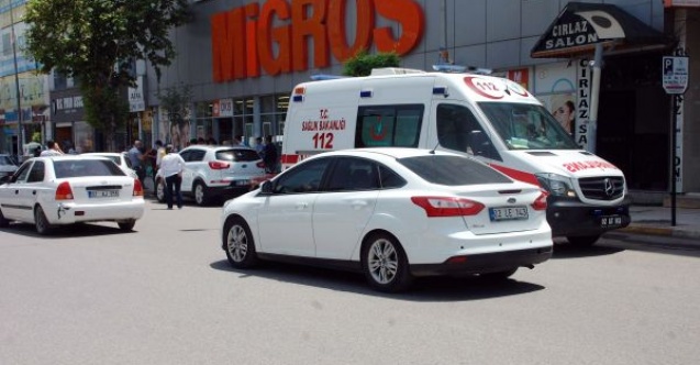 Otomobil İle Motosiklet Çarpıştı: 1 Yaralı