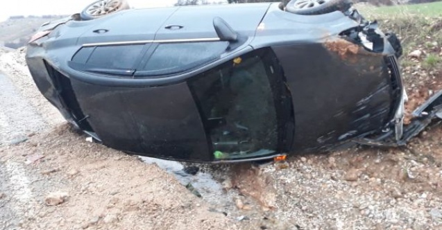 Otomobil takla attı: 2 Yaralı 