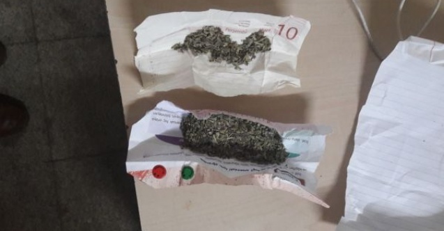 Otomobilden uyuşturucu ele geçirildi