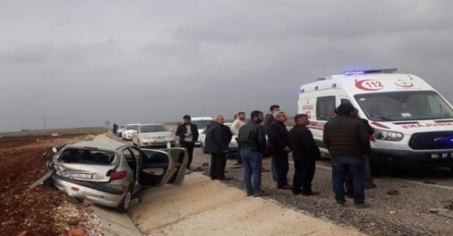 Park halindeki otomobile çarptı: 6 Yaralı