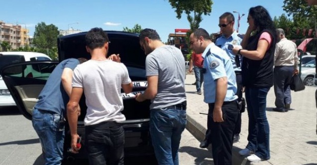 Plakası bulunmayan şüpheli araç polisi harekete geçirdi