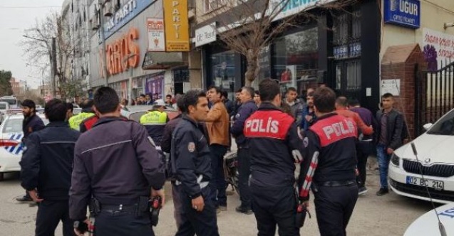 Plakasız motosiklet sahibi polisle kavga etti