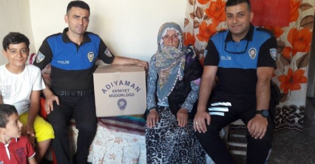Polislerden Sıdıka nineye gıda yardımı