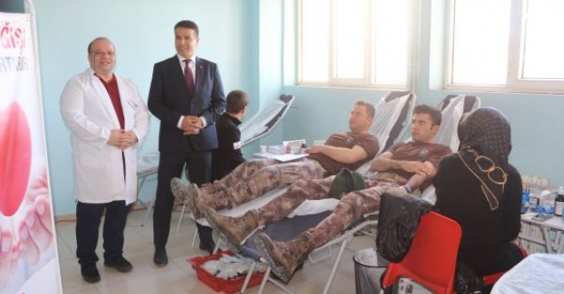 Şehitler için kurbanlar kesilip kan bağışı yapıldı