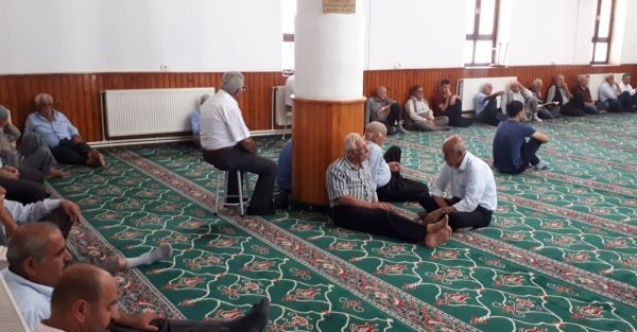 Sıcak havada bunalan vatandaşlar serin yerlere kaçıyor