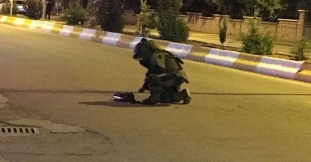Şüpheli kol çantasından makyaj malzemeleri çıktı