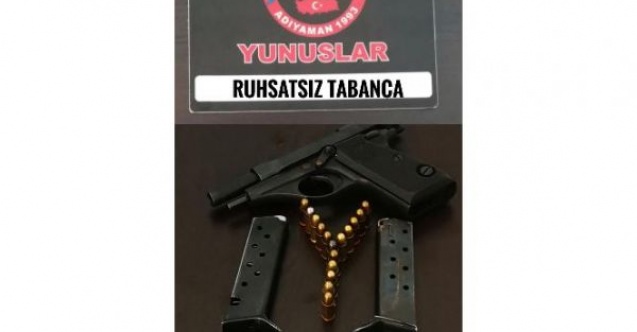 Şüpheli otomobilden silah ele geçirildi