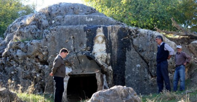 Tarihi kadın mezar bulundu