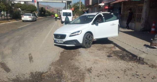Tır ile çarpışan otomobilin sürücüsü yaralandı
