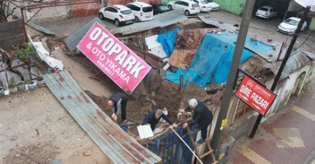 Toprak ev şiddetli yağışa dayanamadı