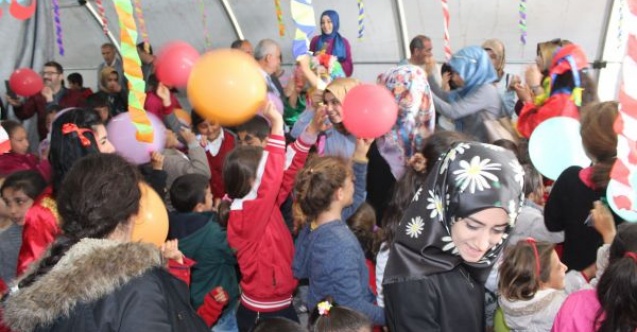 Üniversitelilerden depremzede öğrencilere moral etkinliği