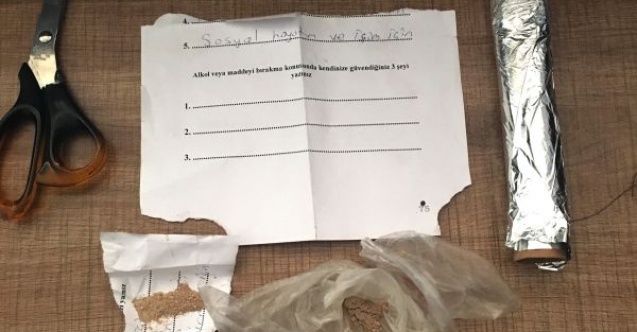 Uyuşturucu satarken suçüstü yakalandı