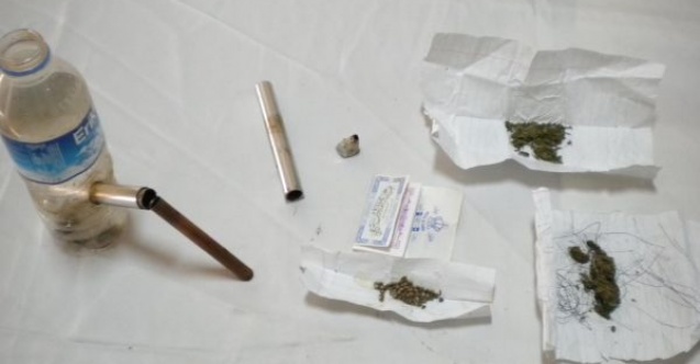 Üzerinde uyuşturucu çıkan 5 kişi gözaltına alındı