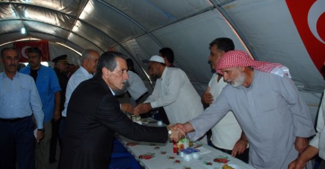 Vali Nurullah Naci Kalkancı Suriyelilerle bayramlaştı