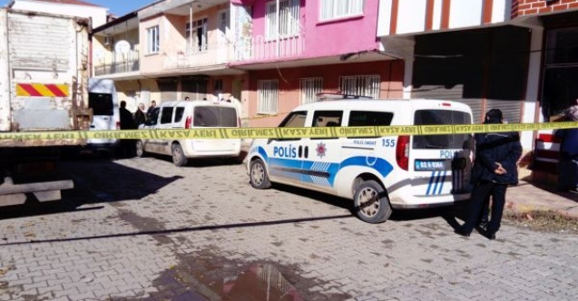 Yaşlı adam evinde ölü bulundu